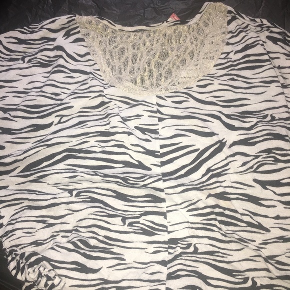 Plus size crop top - Picture 3 of 3